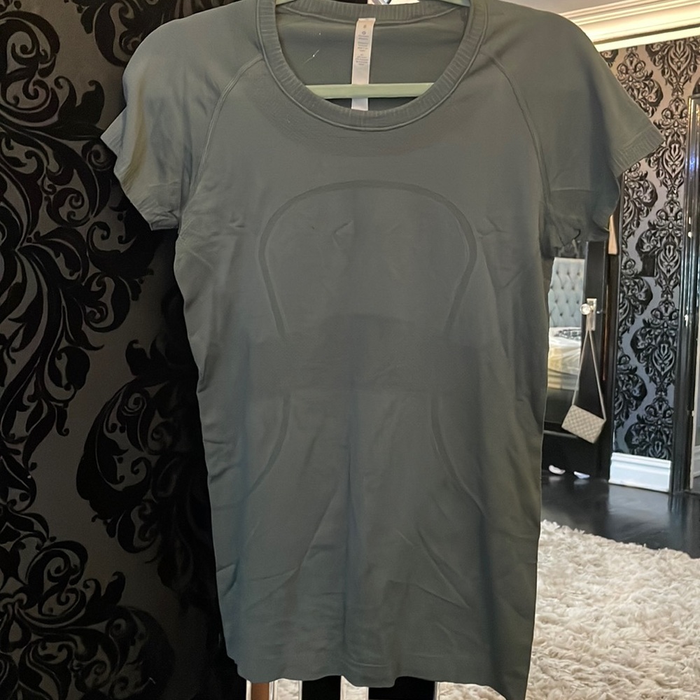 Lululemon swiftly tech shirt